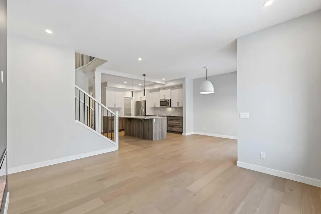 8 Topaz Place Cochrane AB T4C 3K2
