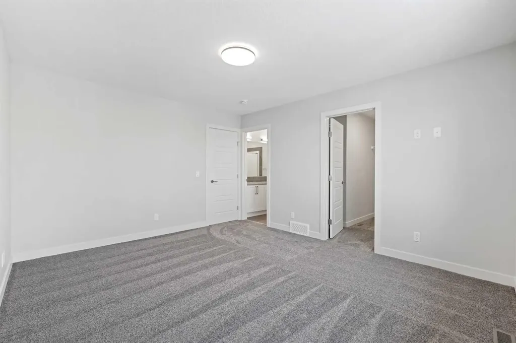 8 Topaz Place Cochrane AB T4C 3K2