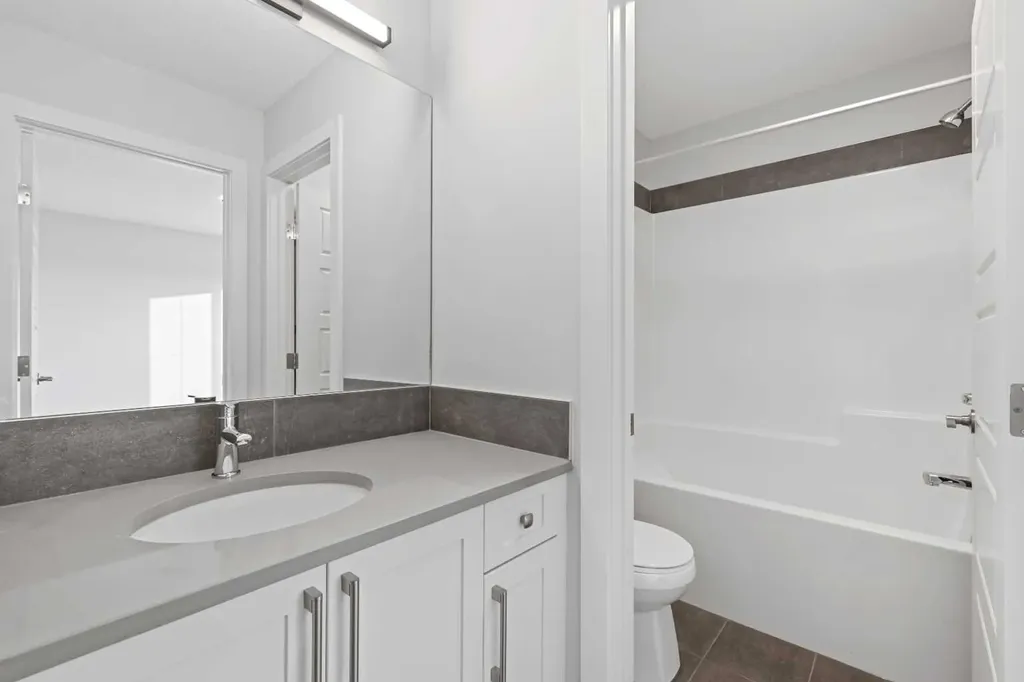 8 Topaz Place Cochrane AB T4C 3K2