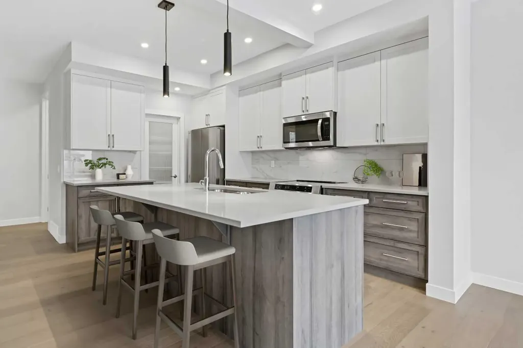 8 Topaz Place Cochrane AB T4C 3K2