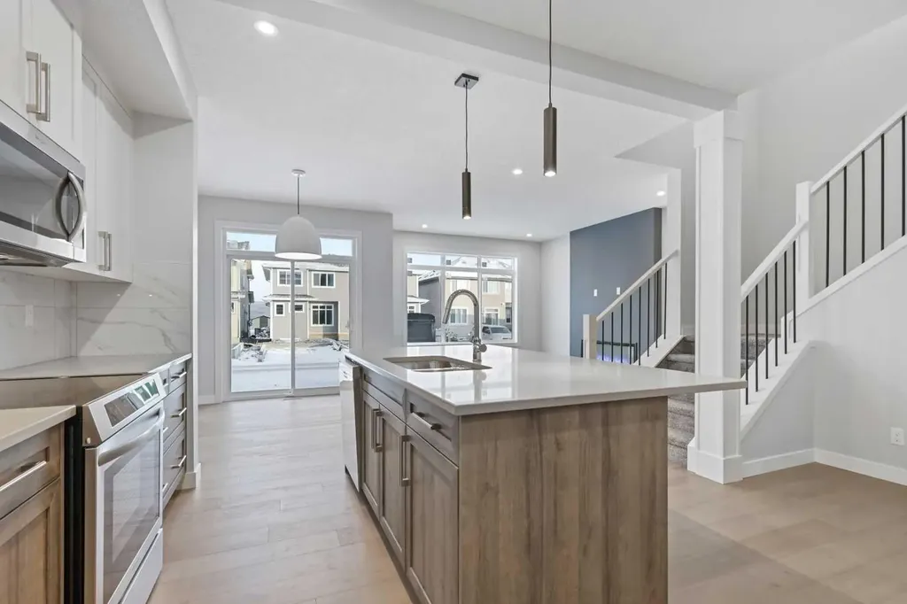 8 Topaz Place Cochrane AB T4C 3K2