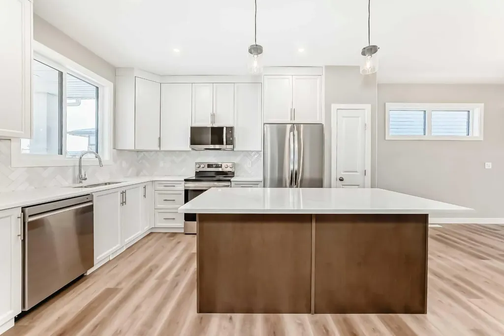 22 Tagish Avenue Red Deer AB T4P 0Y7