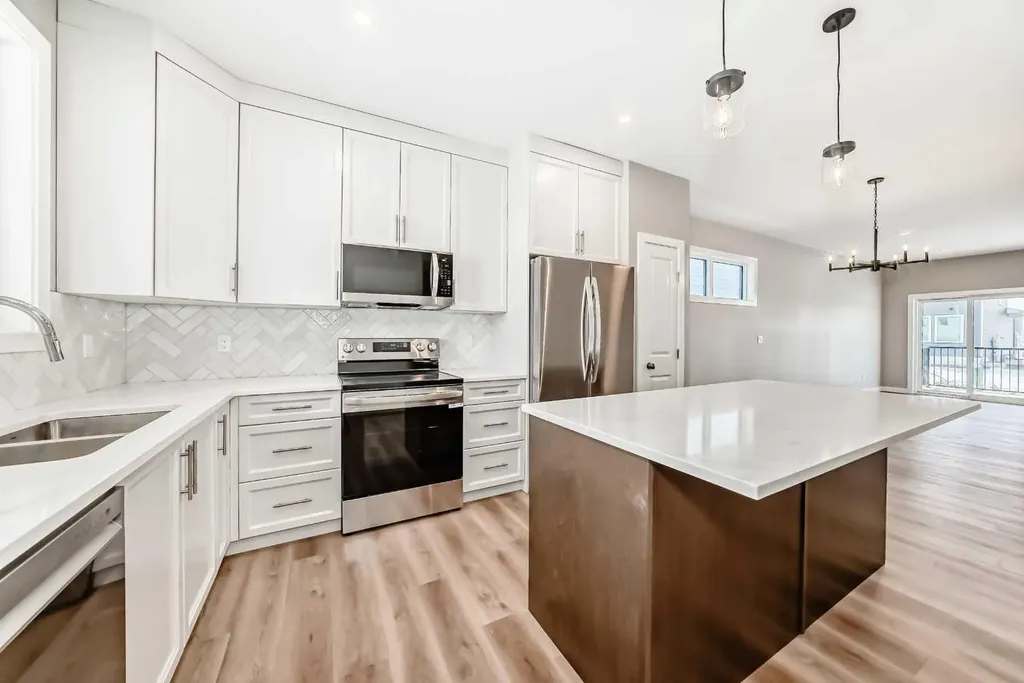 22 Tagish Avenue Red Deer AB T4P 0Y7