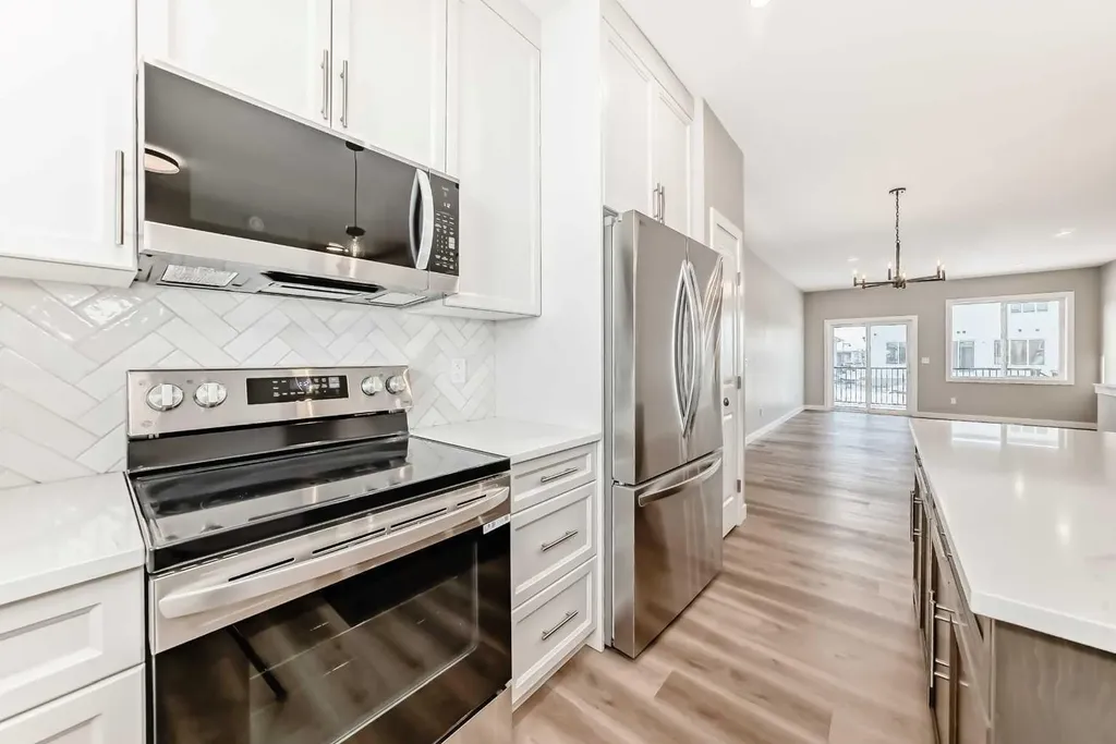 22 Tagish Avenue Red Deer AB T4P 0Y7