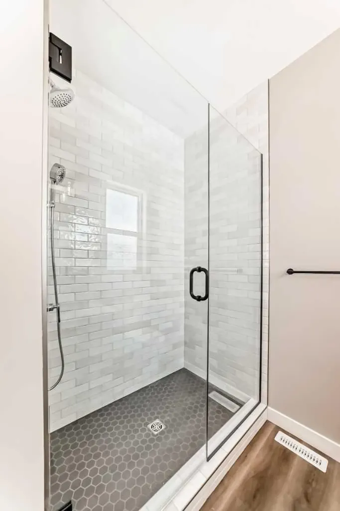 22 Tagish Avenue Red Deer AB T4P 0Y7