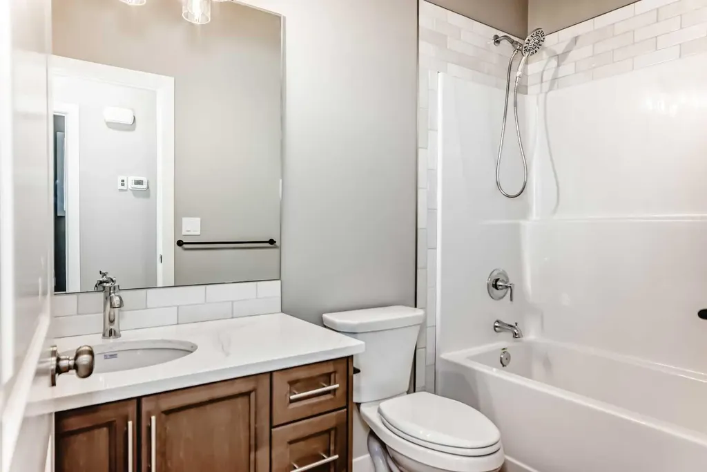 22 Tagish Avenue Red Deer AB T4P 0Y7