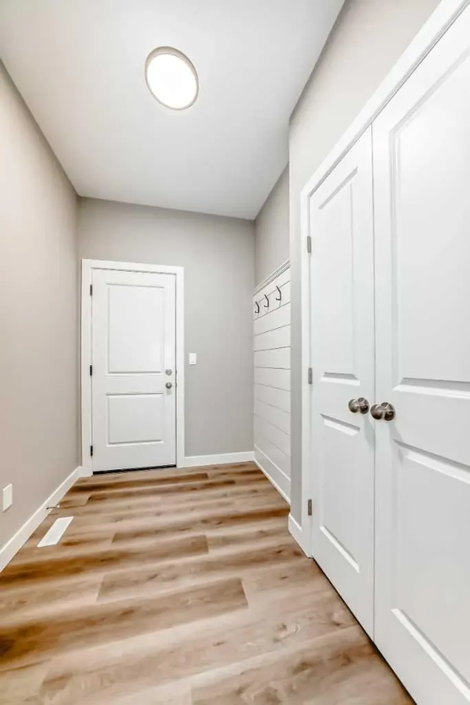 22 Tagish Avenue Red Deer AB T4P 0Y7
