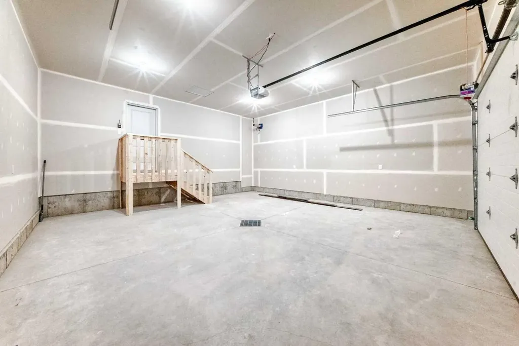 22 Tagish Avenue Red Deer AB T4P 0Y7