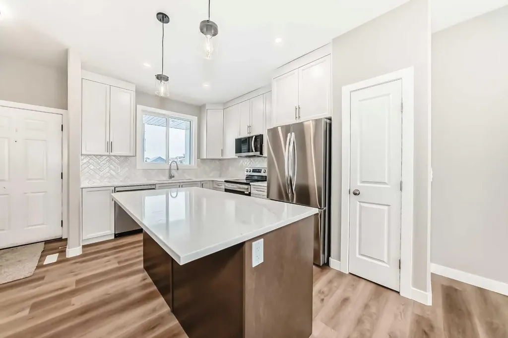 22 Tagish Avenue Red Deer AB T4P 0Y7
