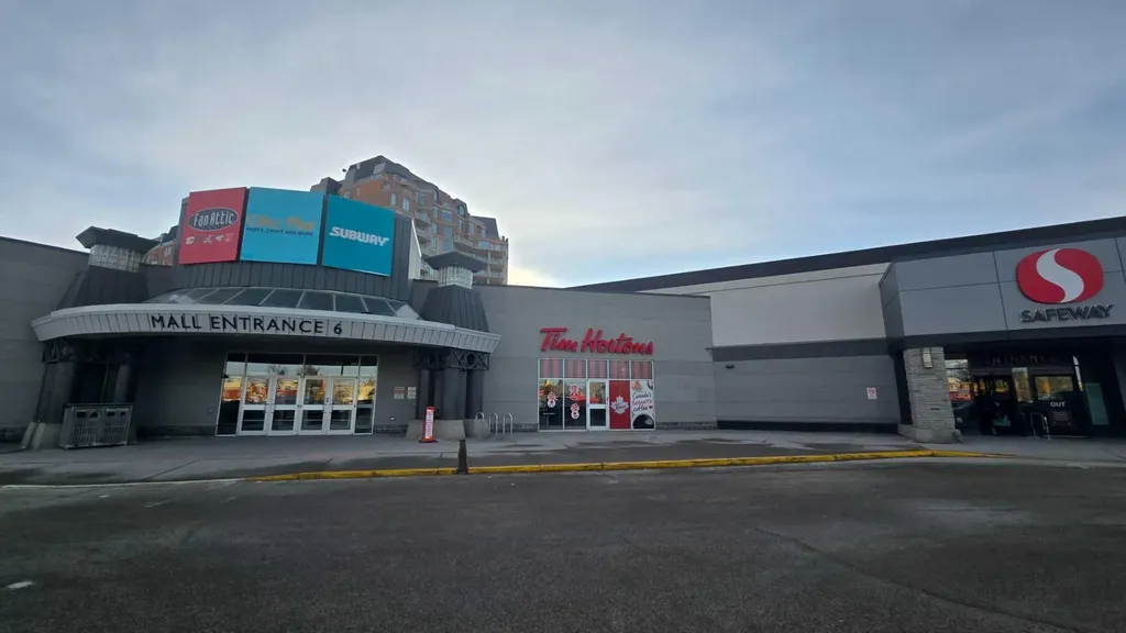 1632 14 Avenue NW Calgary AB T2N 1M7