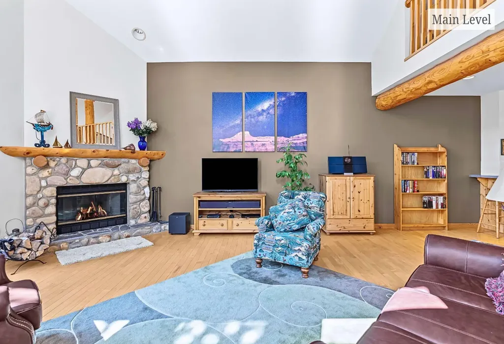 18 Juniper Ridge Canmore AB T1W 1L6