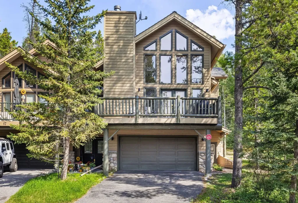 18 Juniper Ridge Canmore AB T1W 1L6