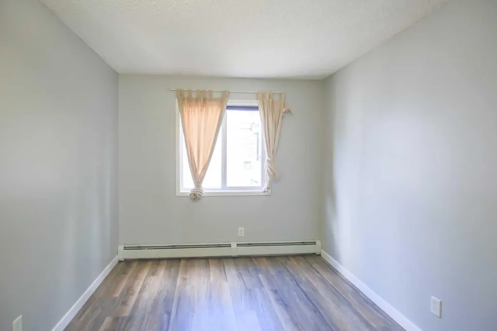 5202 Valleyview Park SE Calgary AB T2B 0K9