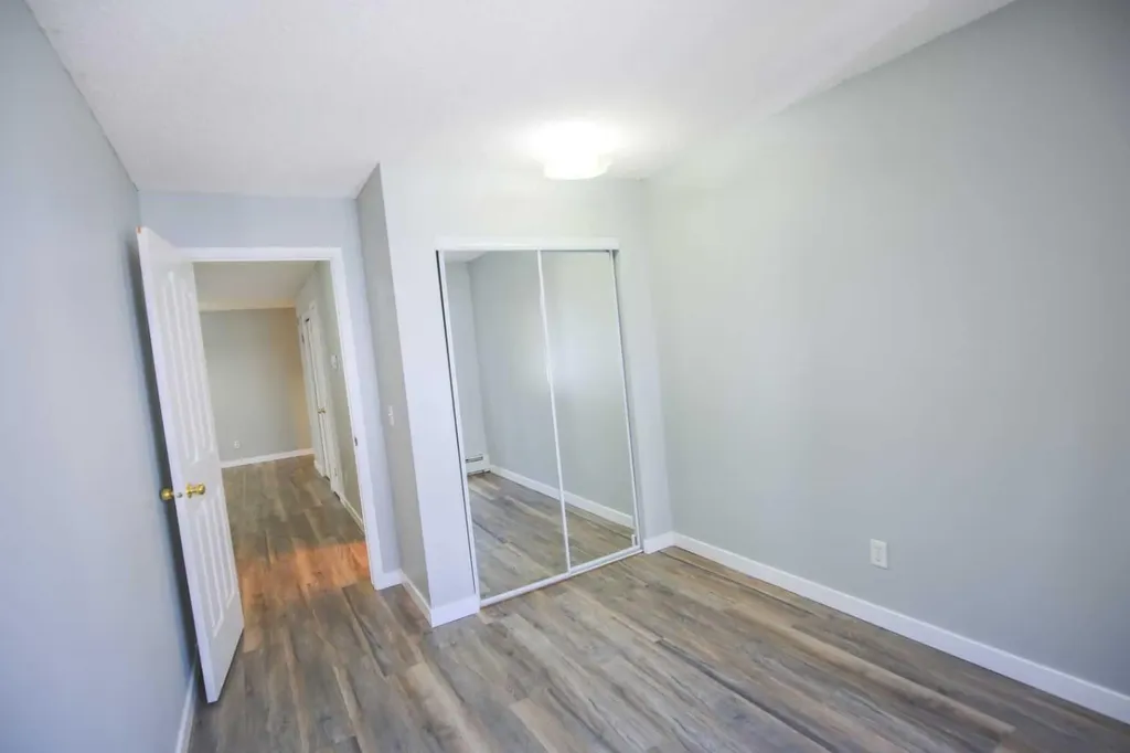 5202 Valleyview Park SE Calgary AB T2B 0K9