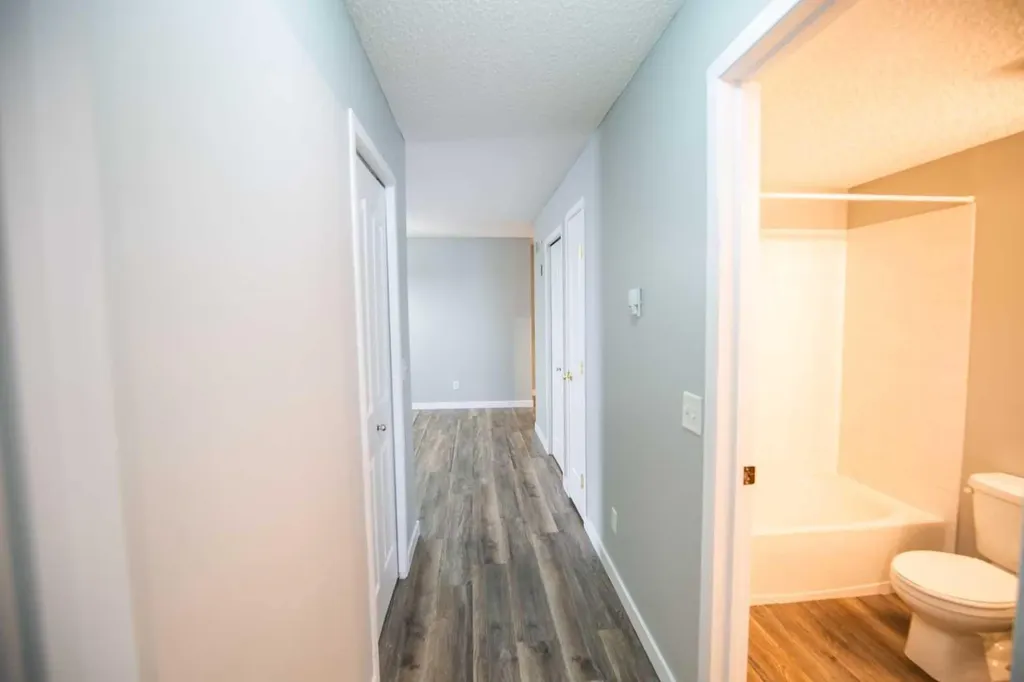 5202 Valleyview Park SE Calgary AB T2B 0K9
