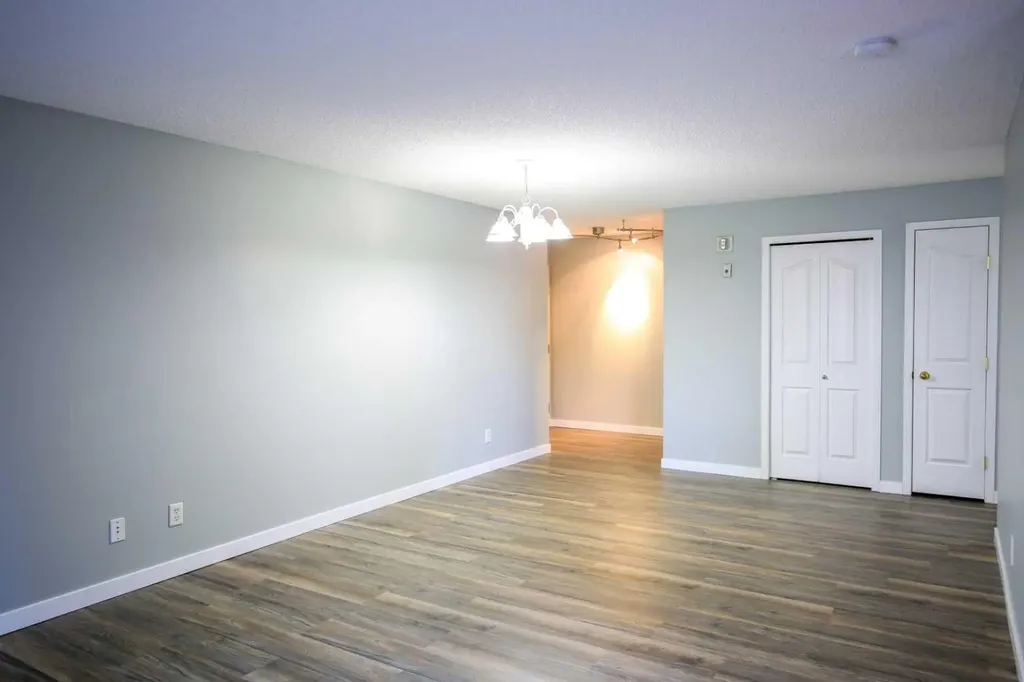 5202 Valleyview Park SE Calgary AB T2B 0K9