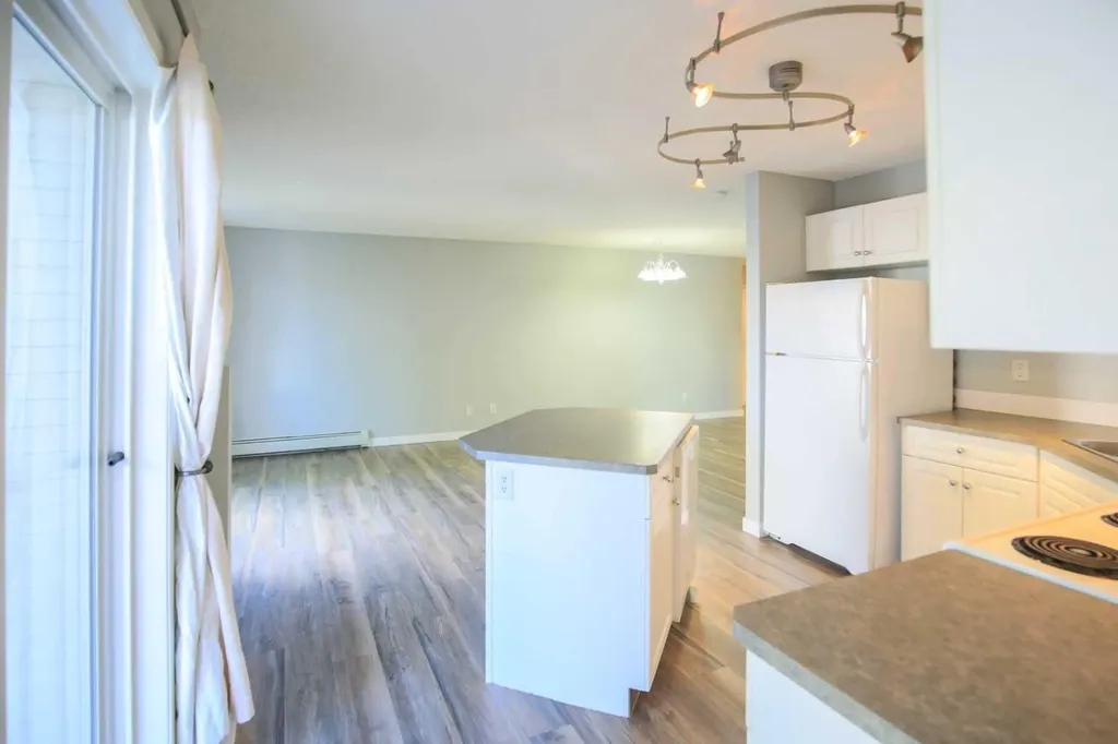 5202 Valleyview Park SE Calgary AB T2B 0K9