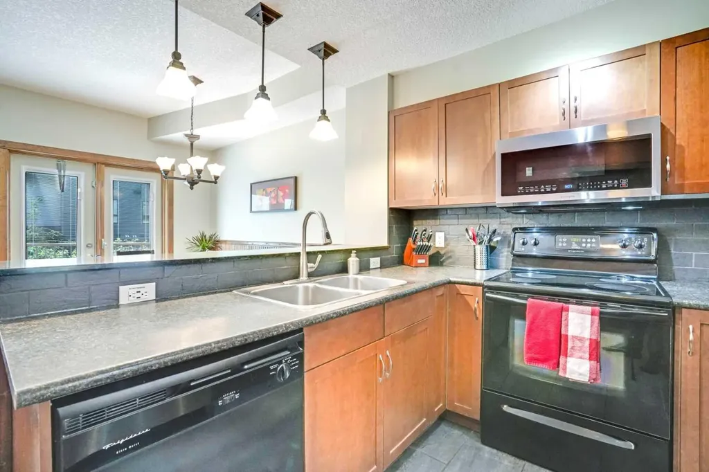 121 Kananaskis Way Canmore AB T1W 2X2