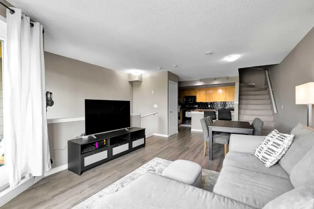 224 Mckenzie Towne Lane SE Calgary AB T2Z 0C4