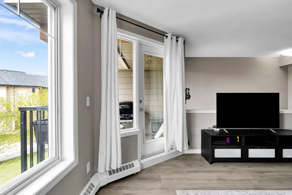 224 Mckenzie Towne Lane SE Calgary AB T2Z 0C4