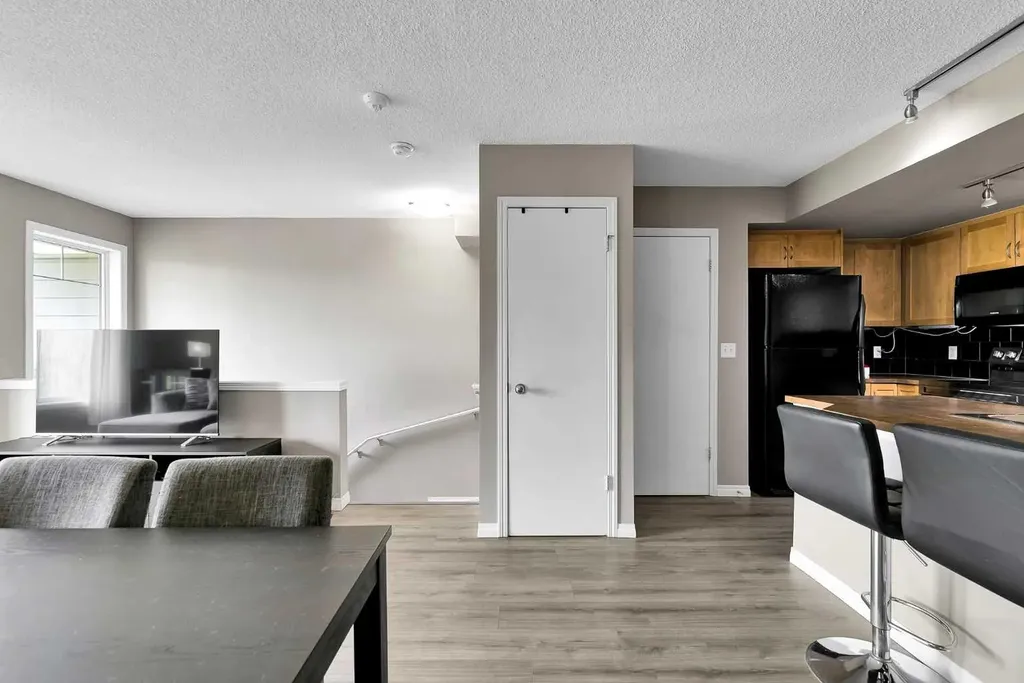224 Mckenzie Towne Lane SE Calgary AB T2Z 0C4