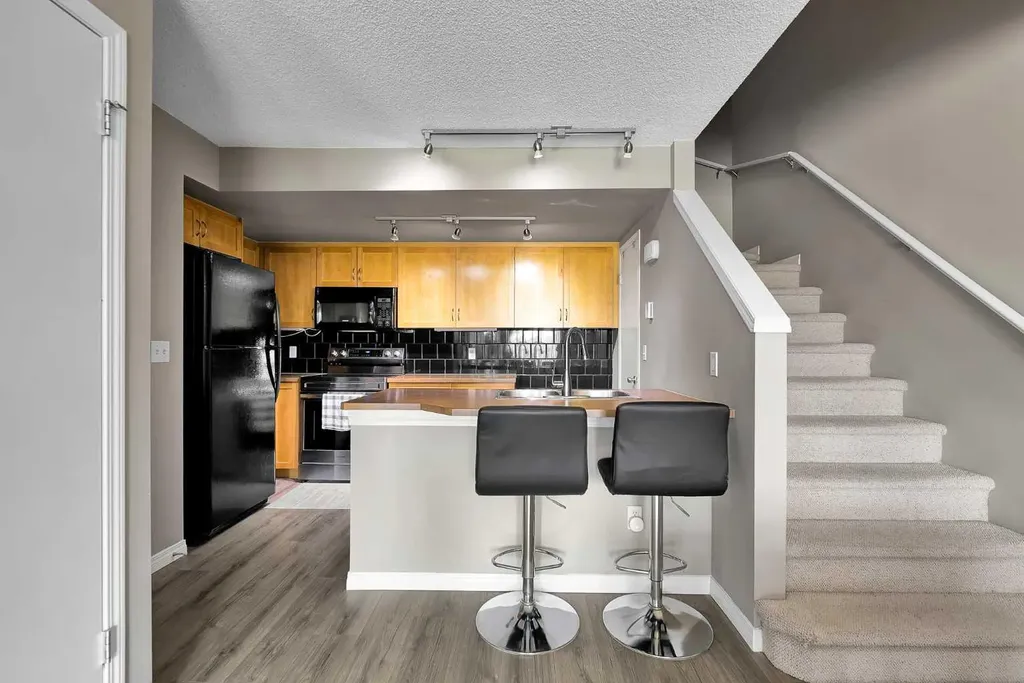 224 Mckenzie Towne Lane SE Calgary AB T2Z 0C4