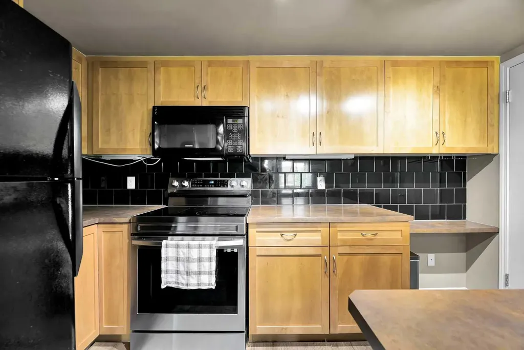 224 Mckenzie Towne Lane SE Calgary AB T2Z 0C4
