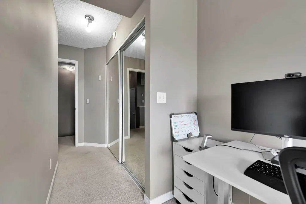 224 Mckenzie Towne Lane SE Calgary AB T2Z 0C4
