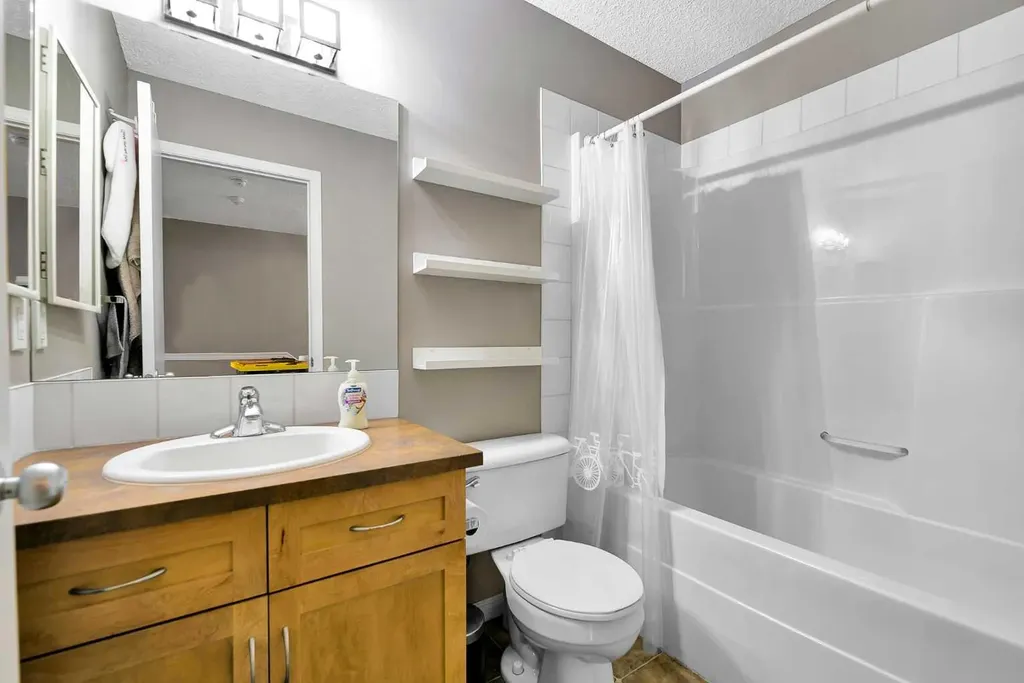 224 Mckenzie Towne Lane SE Calgary AB T2Z 0C4