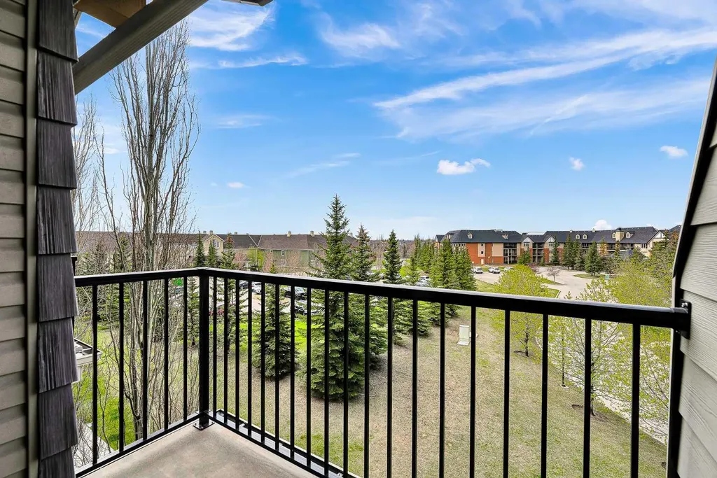 224 Mckenzie Towne Lane SE Calgary AB T2Z 0C4