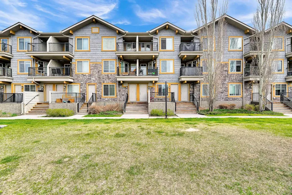 224 Mckenzie Towne Lane SE Calgary AB T2Z 0C4
