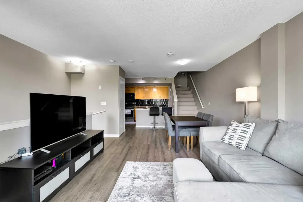 224 Mckenzie Towne Lane SE Calgary AB T2Z 0C4