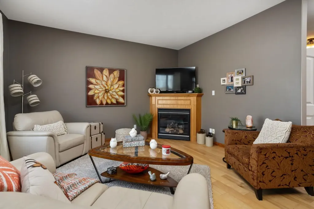5421 60 Street Camrose AB T4V 4G9