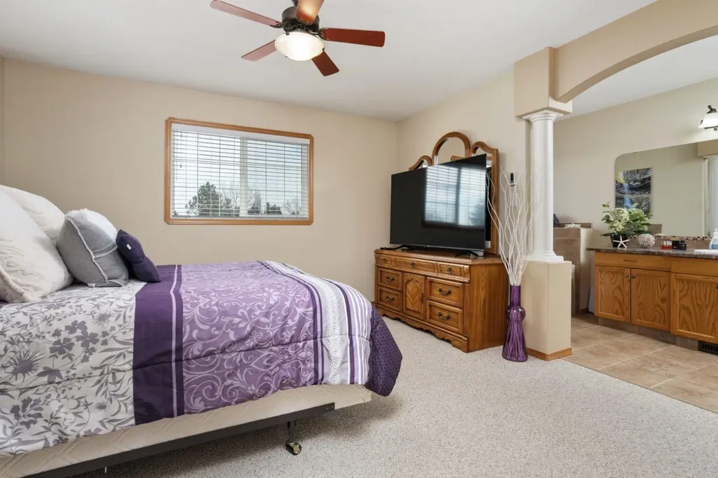 5421 60 Street Camrose AB T4V 4G9