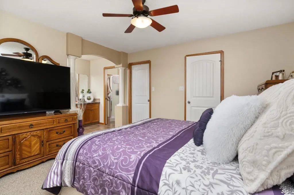 5421 60 Street Camrose AB T4V 4G9