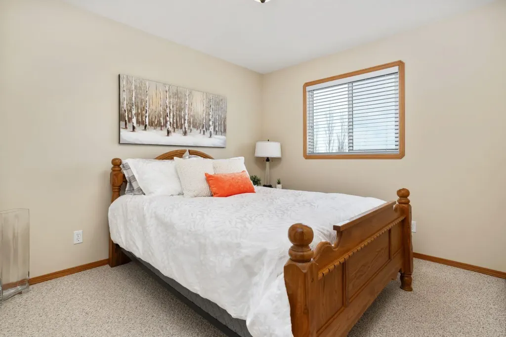 5421 60 Street Camrose AB T4V 4G9