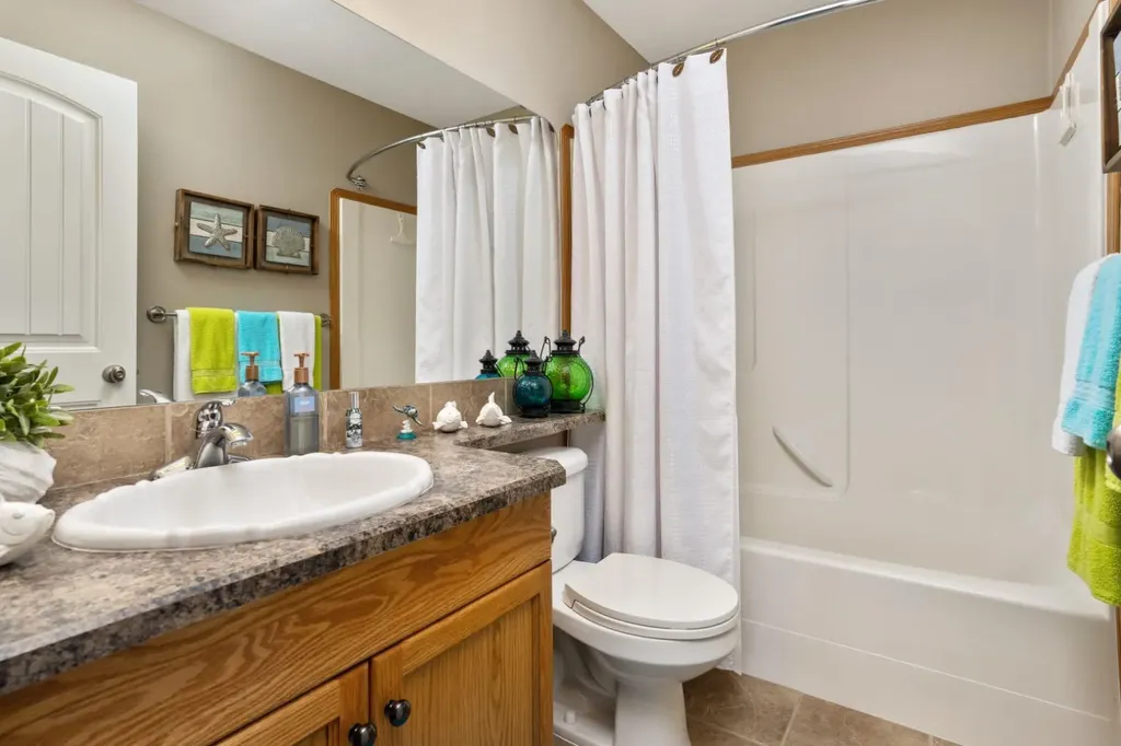 5421 60 Street Camrose AB T4V 4G9