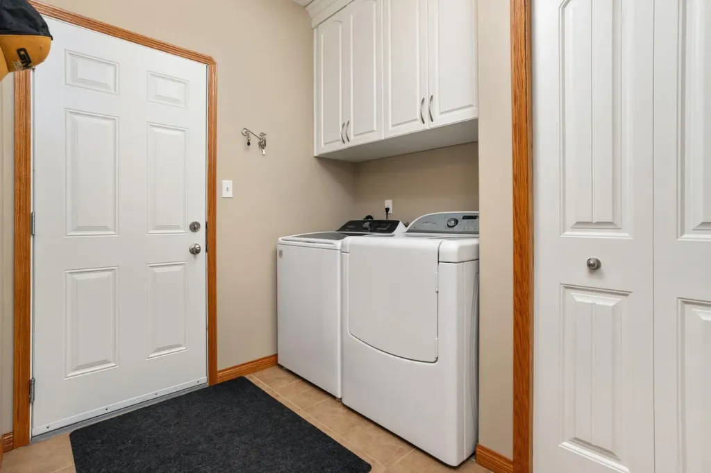 5421 60 Street Camrose AB T4V 4G9