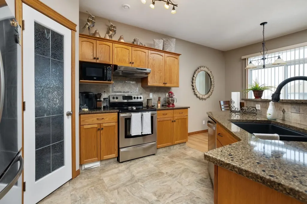 5421 60 Street Camrose AB T4V 4G9