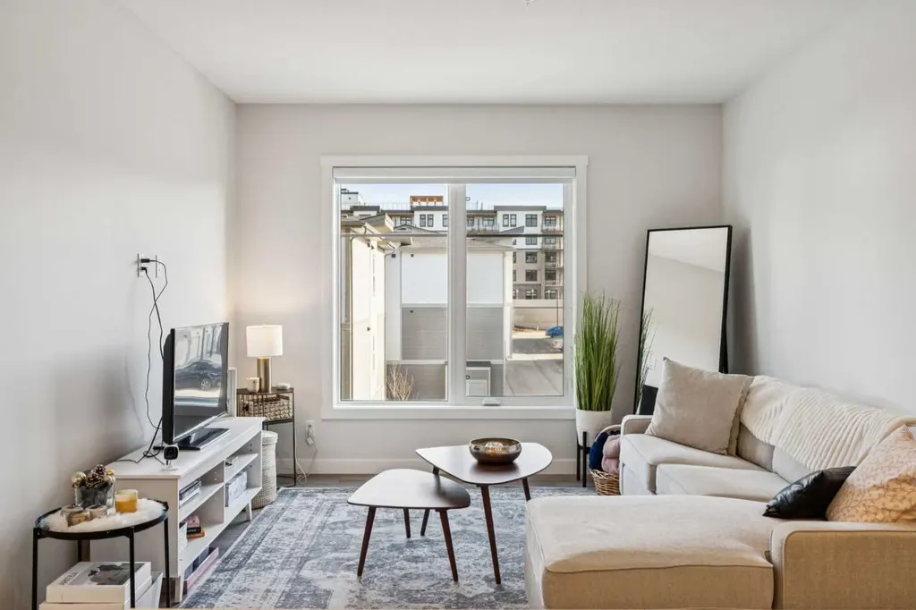2117 81 Street SW Calgary AB T2H6H5