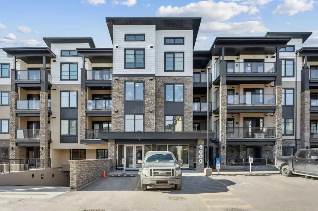 2117 81 Street SW Calgary AB T2H6H5