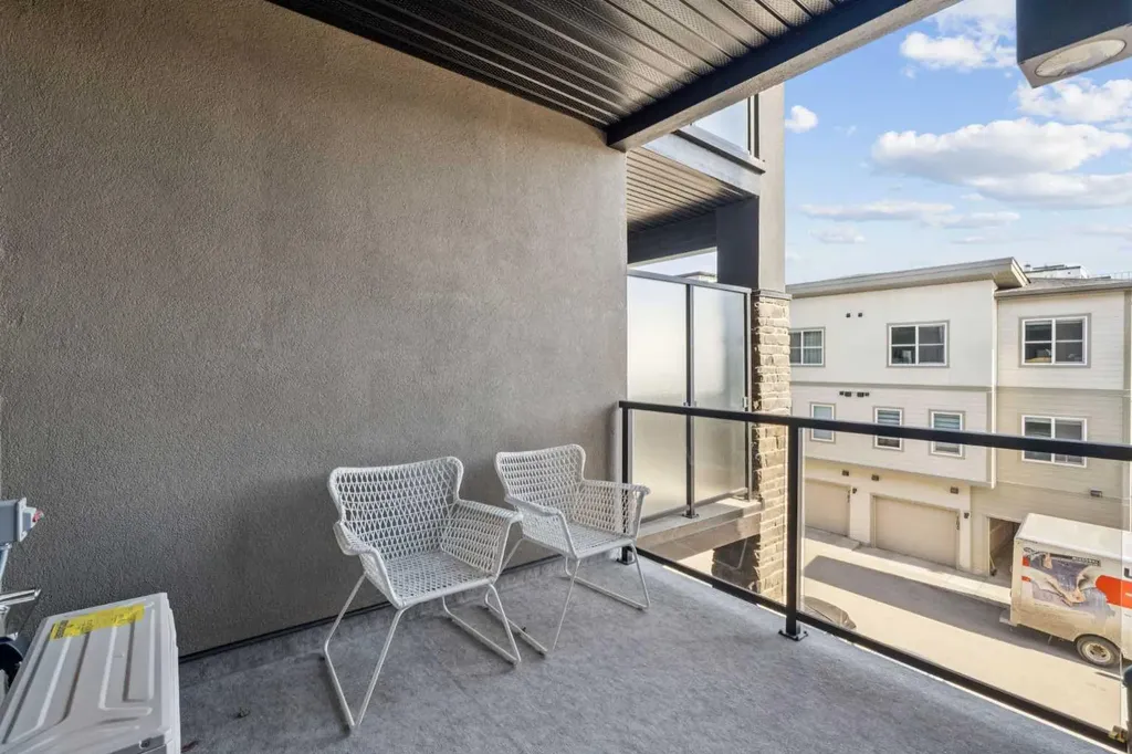 2117 81 Street SW Calgary AB T2H6H5