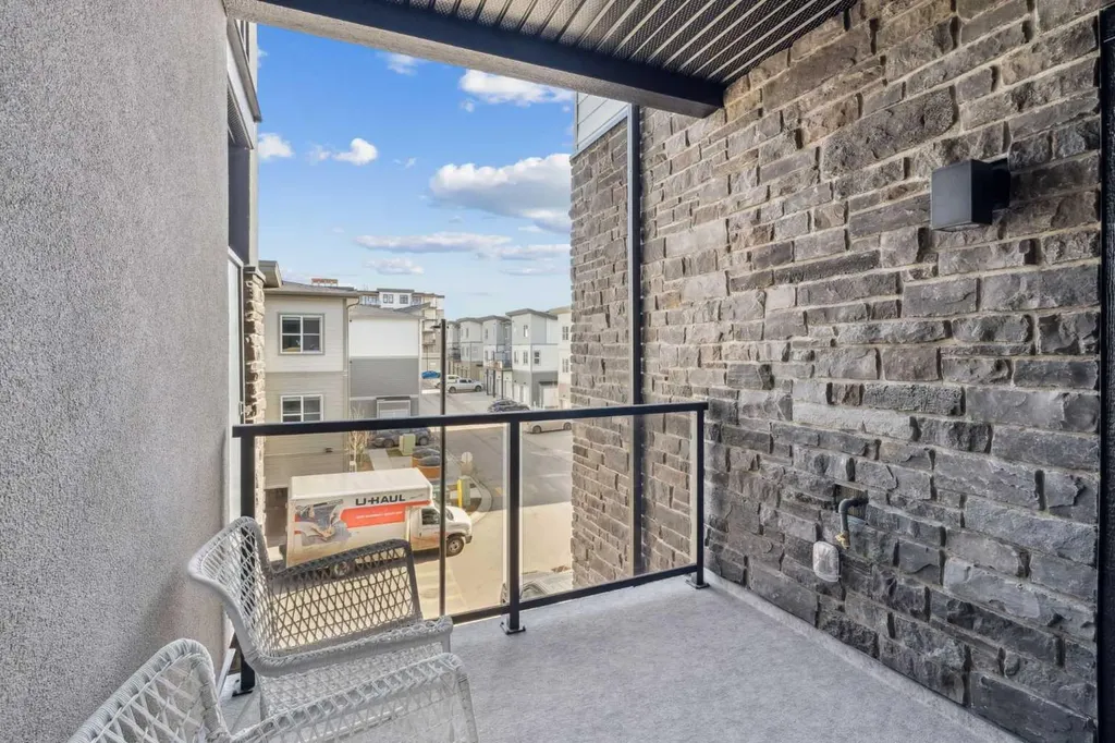 2117 81 Street SW Calgary AB T2H6H5