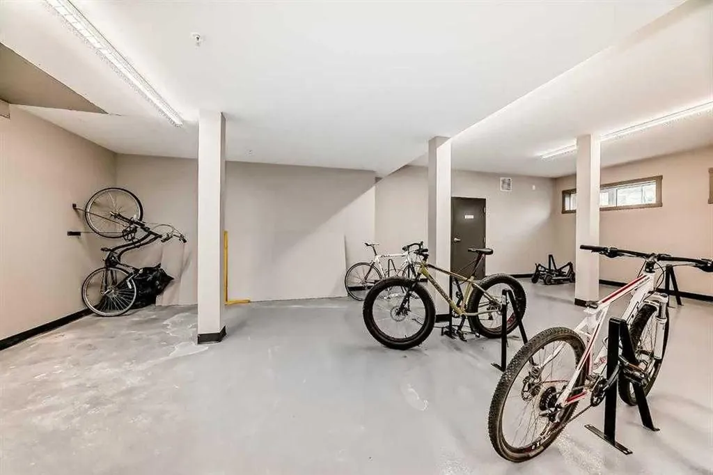 2117 81 Street SW Calgary AB T2H6H5
