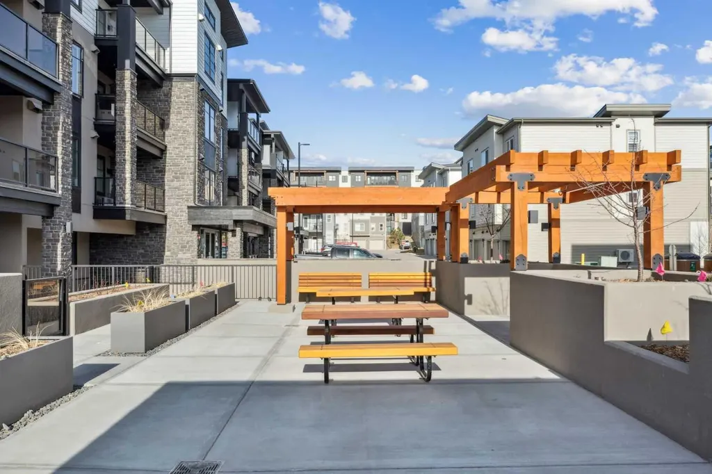 2117 81 Street SW Calgary AB T2H6H5