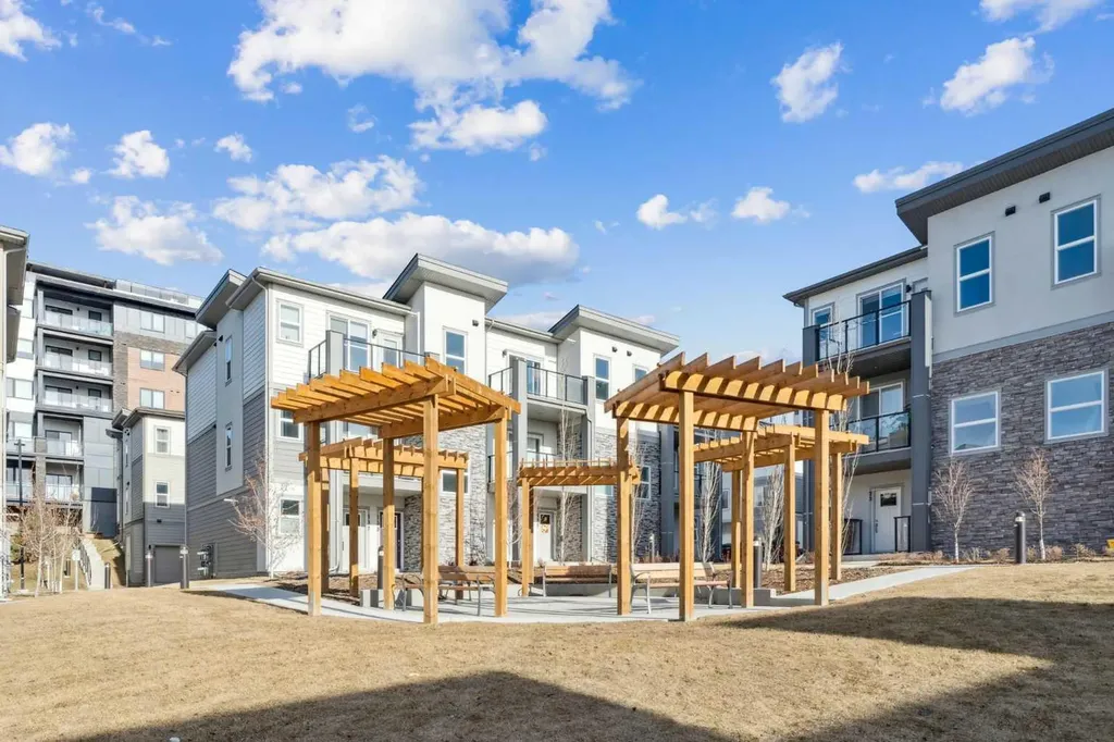 2117 81 Street SW Calgary AB T2H6H5