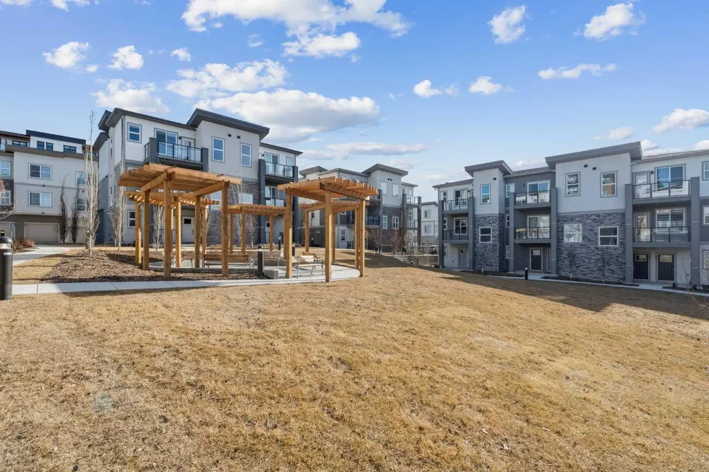 2117 81 Street SW Calgary AB T2H6H5