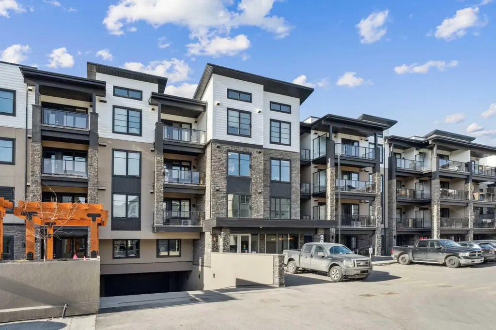 2117 81 Street SW Calgary AB T2H6H5