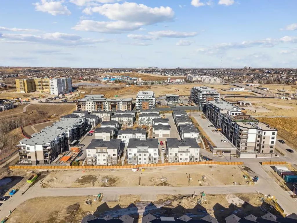2117 81 Street SW Calgary AB T2H6H5