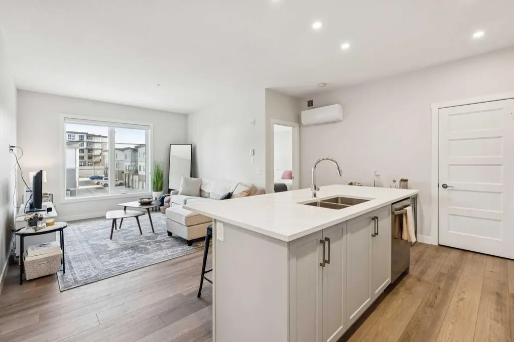 2117 81 Street SW Calgary AB T2H6H5